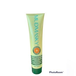 Vitamin infused eye serum new never opened